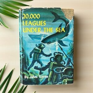 Vintage 20,000 Leagues Under the Sea by Jules Verne – with Dust Jacket
